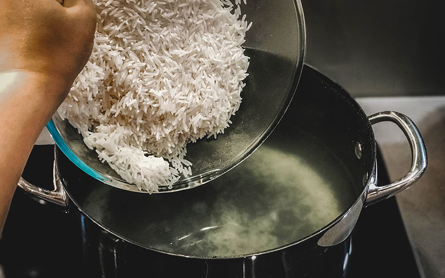 Cooking Persian rice
