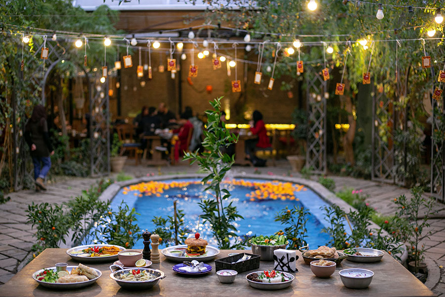 Baccara cafe- best-7-cafes-in-Tehran